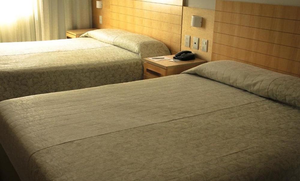 Hotel Atlantico Tower Rio de Janeiro Exteriör bild Two beds in a hotel room