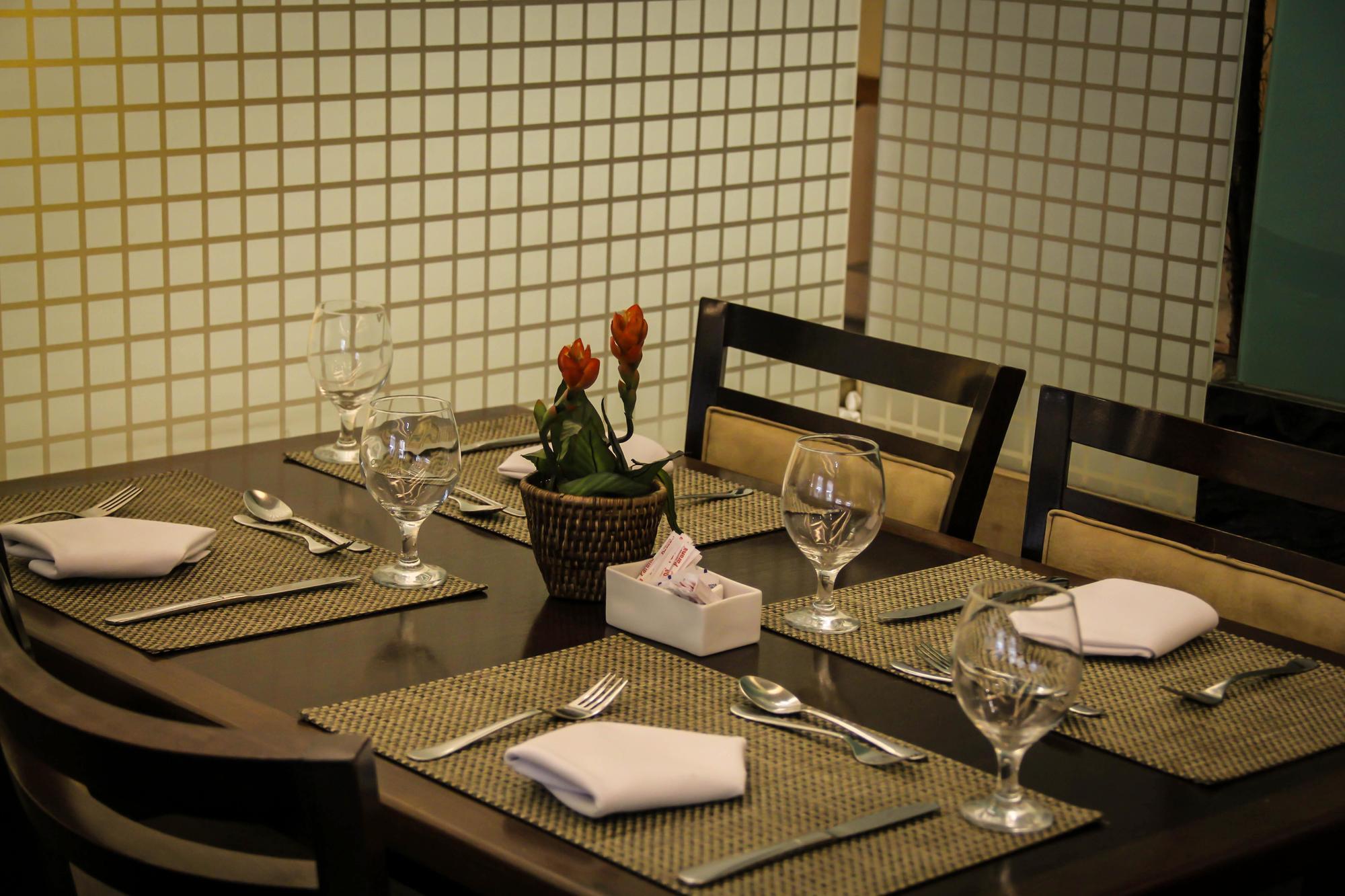 Hotel Atlantico Tower Rio de Janeiro Exteriör bild A table set for a meal at a restaurant
